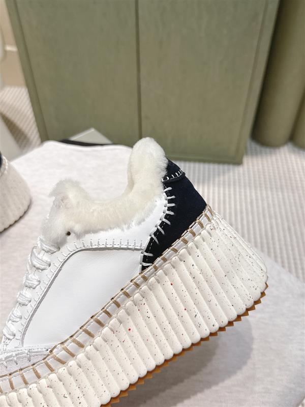 2025112815389297 390